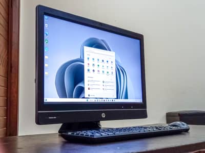 HP EliteOne 800 i5 4th Gen | 4 GB RAM + 512 GB Storage | 23" Display