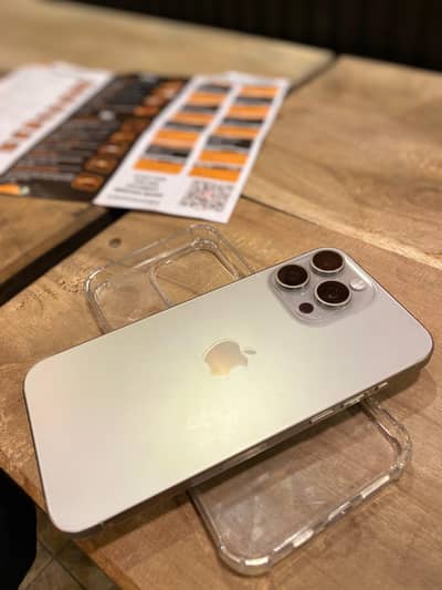 Iphone 15 pro max Natural Titanium