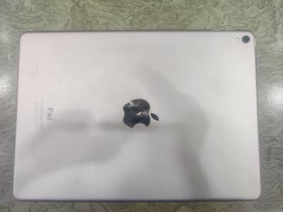 ipad por 32 gb in 10 by 10 condition