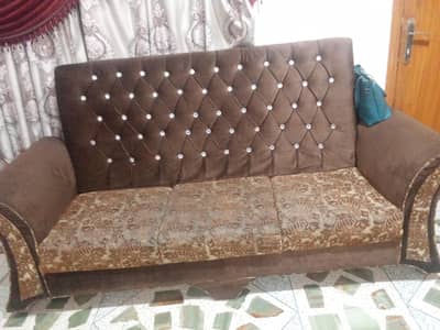 Brown color sofa set available in very reasonable price.