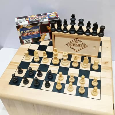 1980s WH Smith Hardwood Wooden Chess Set with 13"x13" Wooden Board