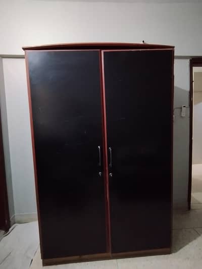 Wooden Wardrobe King Size For Sale - Excellent Condition Almari