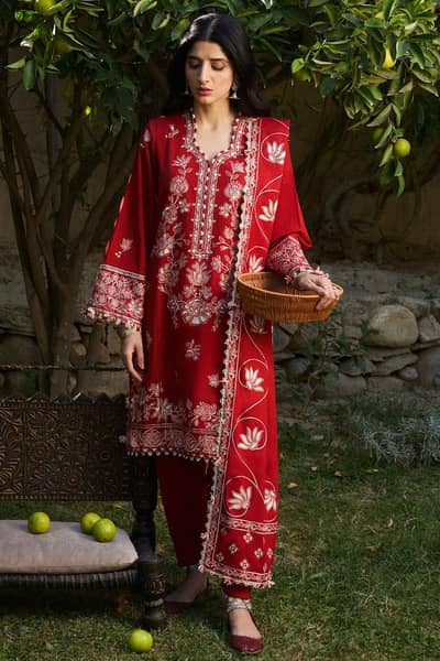 lawn embroidered 3 pice sot