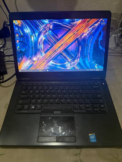 Dell latitude E5450 i5 5th gen 8 gb ram 256 gb ssd