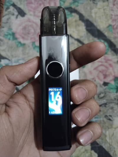 18 years old ho Geek vape wenax 30 wt 2 olis 1 week used pod