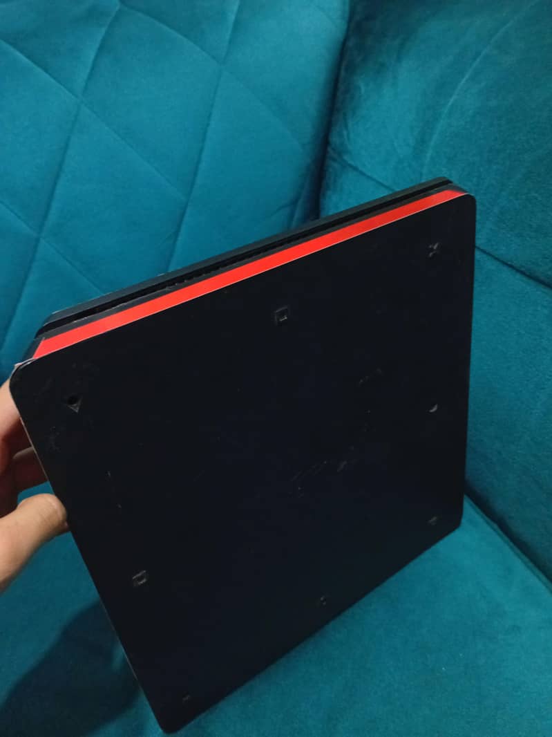 PS4 SLIM 1