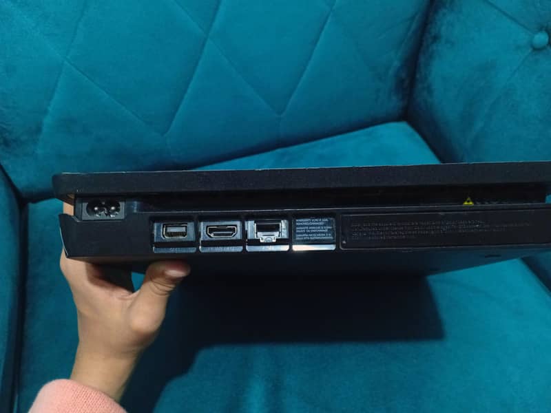 PS4 SLIM 2