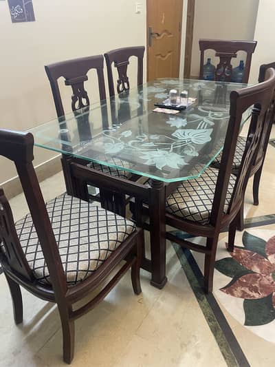 6 Seater Dining Table for Sale – Excellent Condition