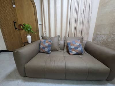 zubaidas sofa