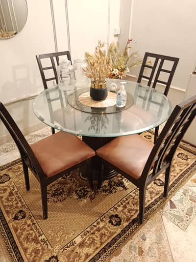 dining table and 4 chairs
