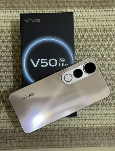 Vivo. \ V50 Light 12/256/gb Neo condition official. \Pit a