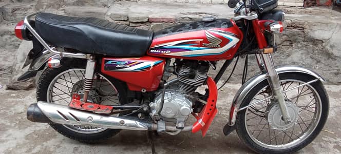 O3OO7896O65/YAS NO KI DEEL 82OOO/HONDA CG 125 MODEL 2015