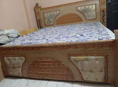 2 pc Bed and dressing