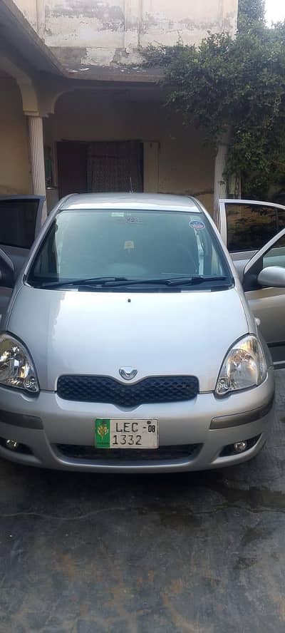 vitz model 2002  1300cc