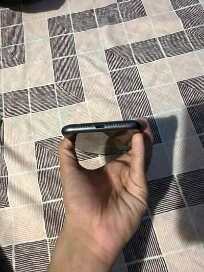 Black colour iphone 11
