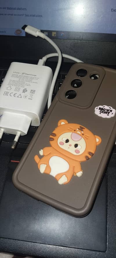 vivo y100 8.256 with box and original charger