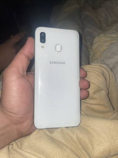 Samsung A30