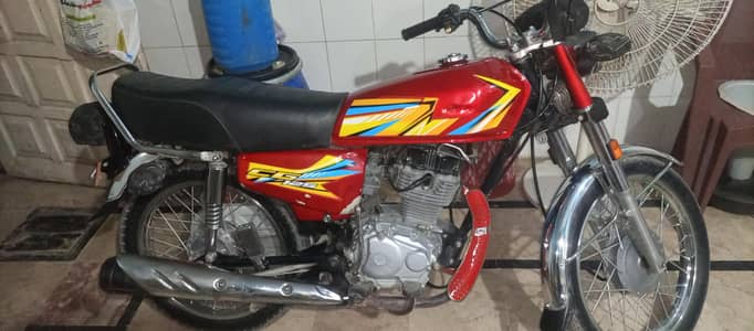 model 2017 ha interested log rabta Kary Whatsapp no 03198735337