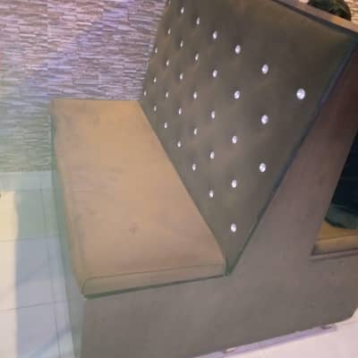pizza shop ka dining sofa for sale h