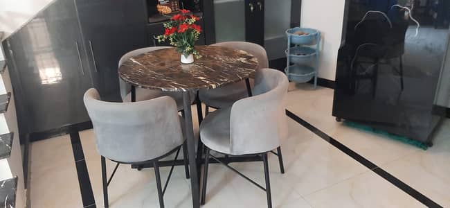 Used dinning table