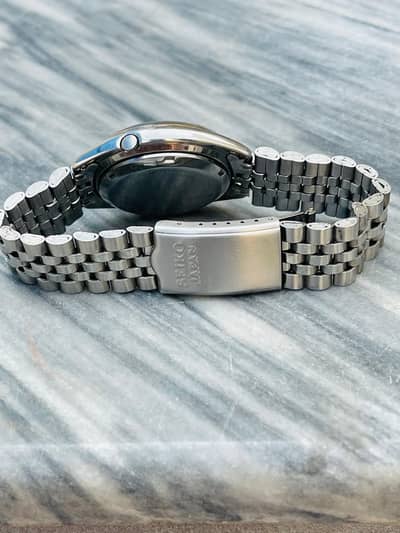 Seiko 5 watch with orginal movement
