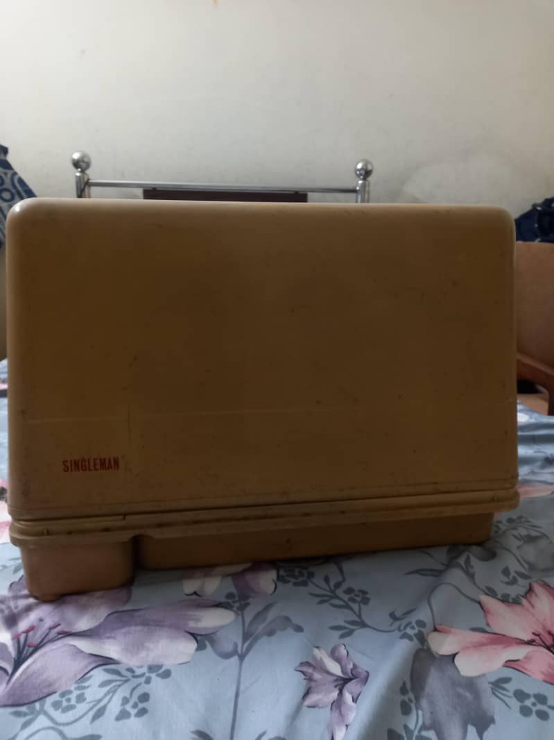 Singleman ZigZag sewing machine 1