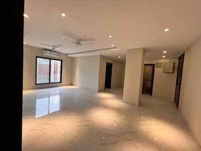 3 Bed Apartment 1800 Sq. Ft Only 2 Lac Gulberg Lahore