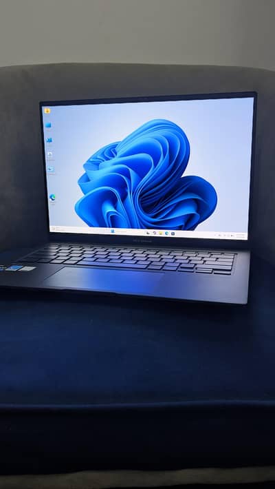 Asus ZenBook Ux3404 i9 13th Generation