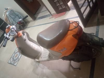 49 Cc Scooty