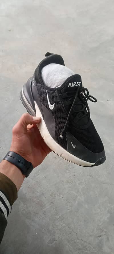 Original Nike Air 270 Sneaker Shoes, Excellent condition, Used Shoes