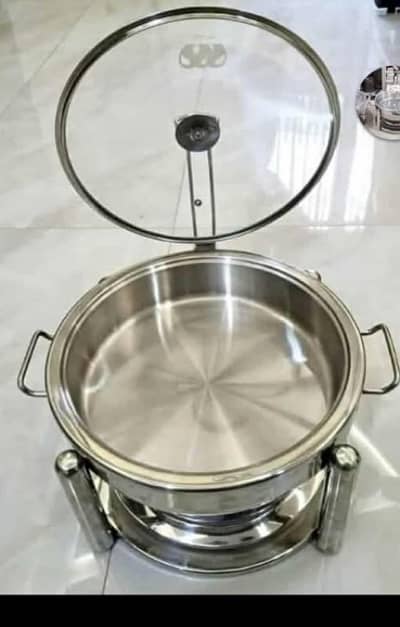 Food warmer & serving dish . it's very fine guilty