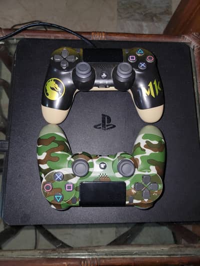 PS4 SLIM 3 TB FOR SALE