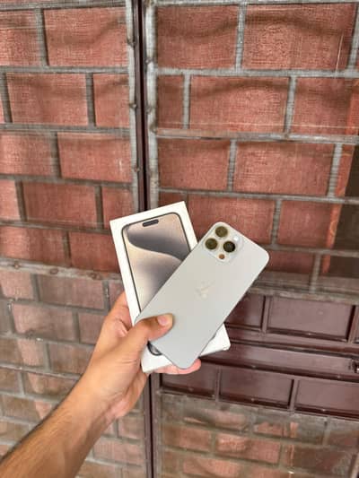 iPhone 15 pro max ( complete box )