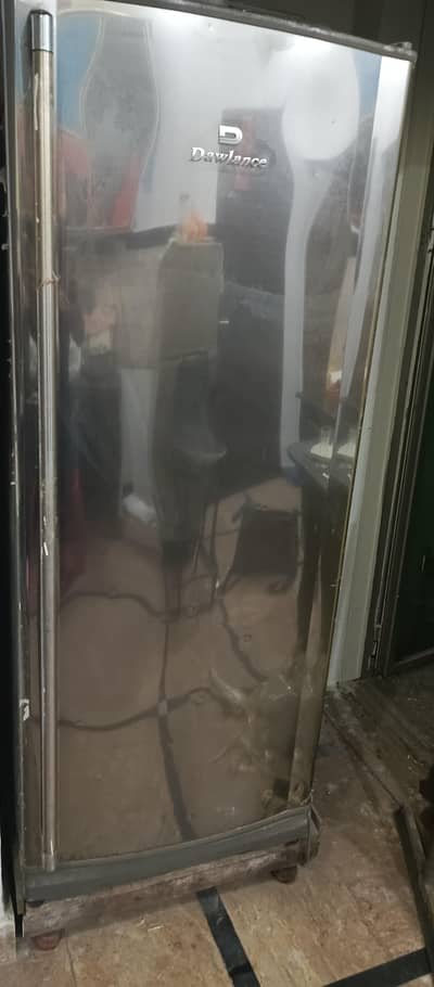 Dawlance verticle freezer