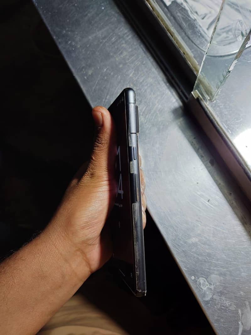 Google pixel 7 only single scratch 5