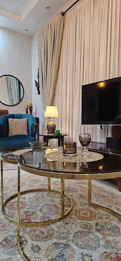 V-chair + side table