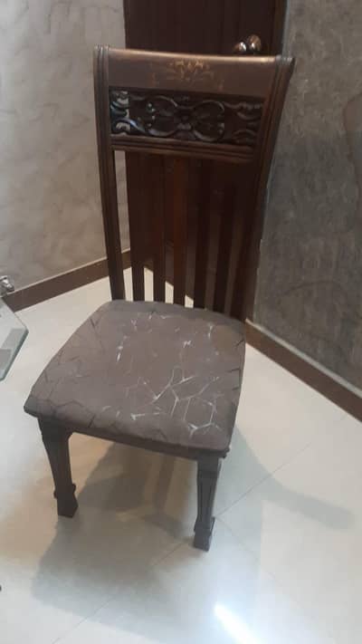 1 centered table six chairs