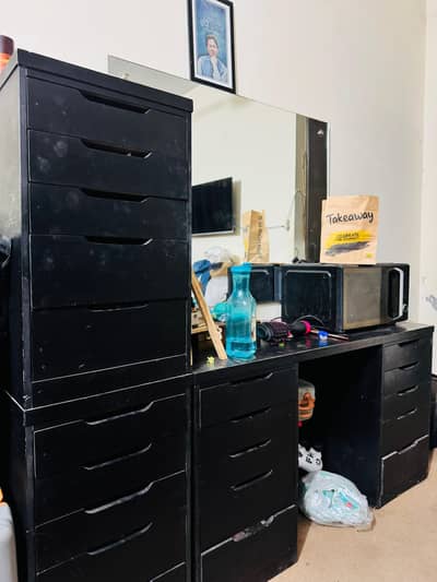 Vanity dressing for sale with mirror