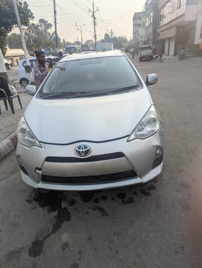 Toyota Aqua G Push LED GENUINE TOP OF LINE 2ND OWNER