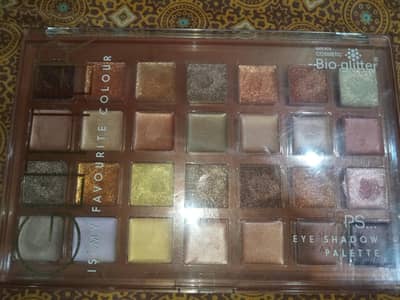 Shimmer glitters pallet
