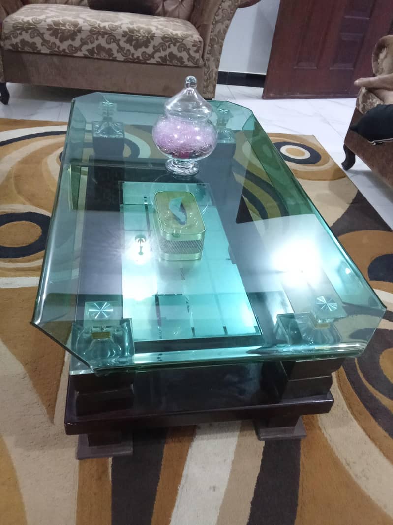 table with 2 small table 0