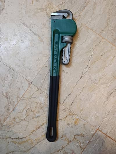 Heavy Duty Pipe Wrench | 24" New
