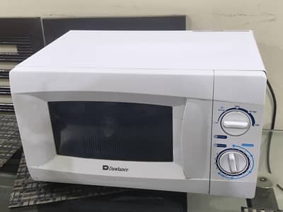 Dawlance Microwave Oven DW-MD 15 – 700W – Excellent Condition