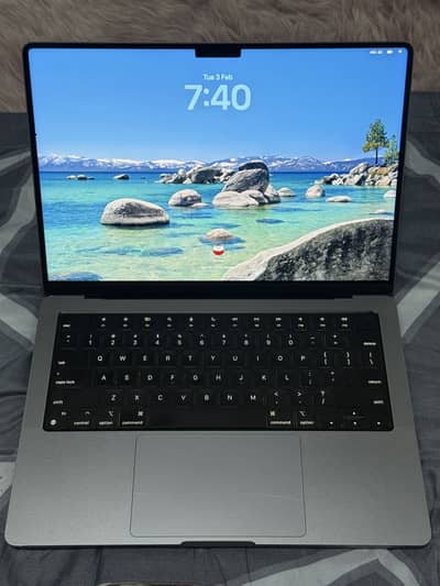 MacBook Pro 14 Inch 16GB/512GB M2 Pro Chip