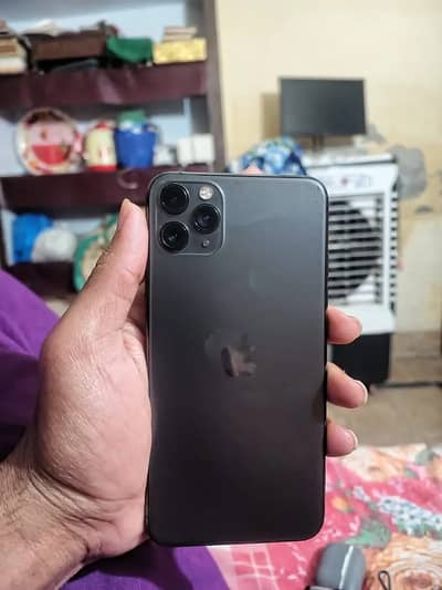 Condition 10/9 battery health 75 water pack (256) hn