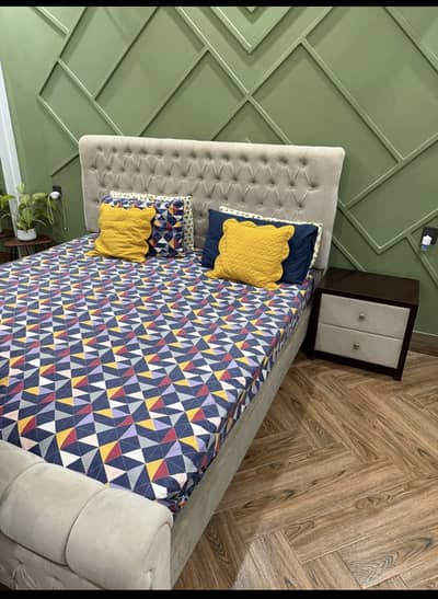 Wooden bed with 2 side tables