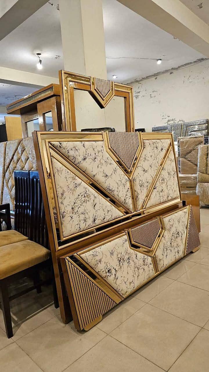 Premium/Solid Wood Bed 0