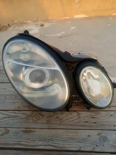 Mercedes Benz w211 headlight