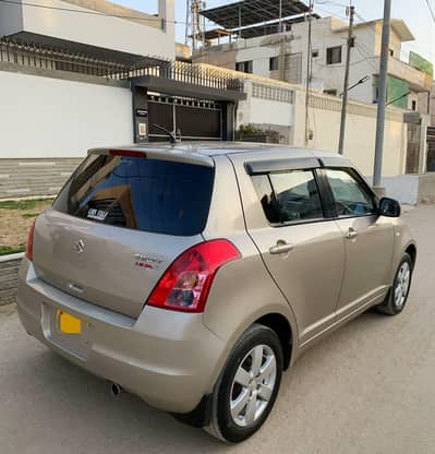 Suzuki Swift 1.3 Dlx Navigation Top of the Line Variant