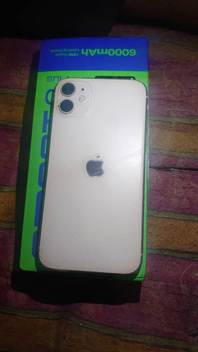 I PHONE 11 WHITE COLOR CONDITION 10/9  64